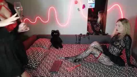 Heidi brunette Foxy red head and Carrie blondie online show from February 14, 2025, 1:40 pm