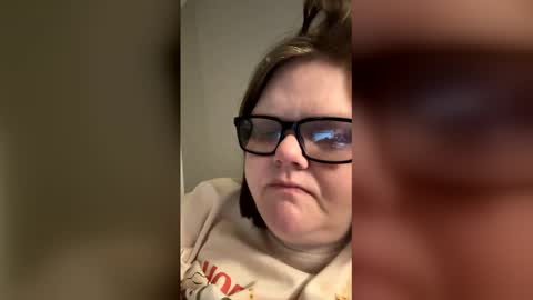 heidimackey2 online show from April 19, 2026, 6:10 pm