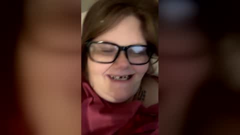 heidimackey2 online show from April 21, 2026, 3:13 am