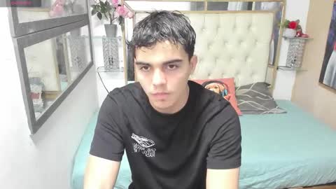 Snapshot of heiker_ chatting on September 15, 2025, 10:37 am heiker_ online show from September 15, 2025, 10:37 am