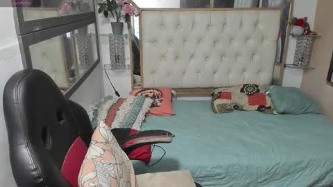 Snapshot of heiker_ chatting on September 21, 2025, 12:56 am heiker_ online show from September 21, 2025, 12:56 am