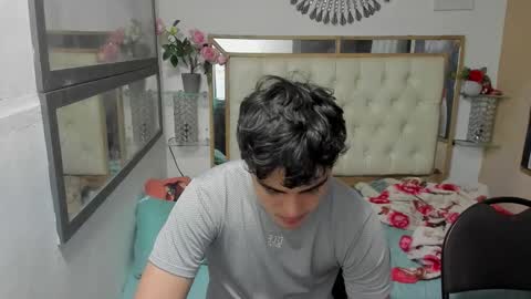 Snapshot of heiker_ chatting on October 25, 2025, 3:14 am heiker_ online show from October 25, 2025, 3:14 am
