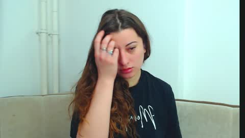 helen_adams_ online show from December 9, 2024, 4:34 am