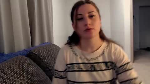 helen_adams_ online show from June 17, 2026, 5:10 am