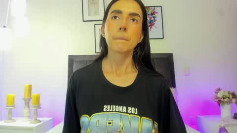 Helen  online show from April 16, 2026, 12:50 pm