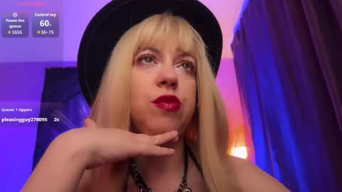 Snapshot of helena__femdom chatting on April 19, 2026, 6:10 pm Helena online show from April 19, 2026, 6:10 pm