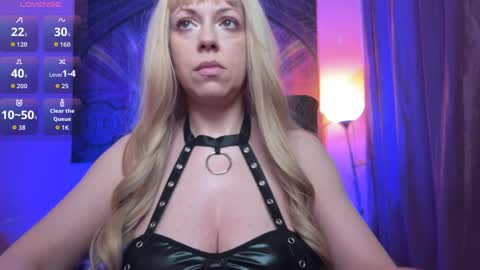 Snapshot of helena__femdom chatting on May 4, 2026, 6:37 pm Helena online show from May 4, 2026, 6:37 pm