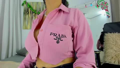 Snapshot of helena_santos01 chatting on January 2, 2025, 3:29 pm Helena Santos online show from January 2, 2025, 3:29 pm