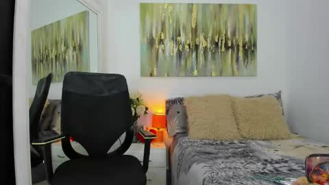 Snapshot of helena_santos01 chatting on September 9, 2025, 11:43 am Helena Santos online show from September 9, 2025, 11:43 am