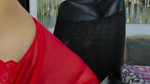Snapshot of helena_santos01 chatting on September 14, 2025, 1:10 pm Helena Santos online show from September 14, 2025, 1:10 pm