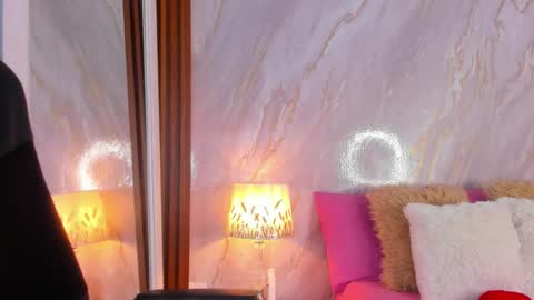 Helena Santos  online show from February 20, 2026, 11:43 am