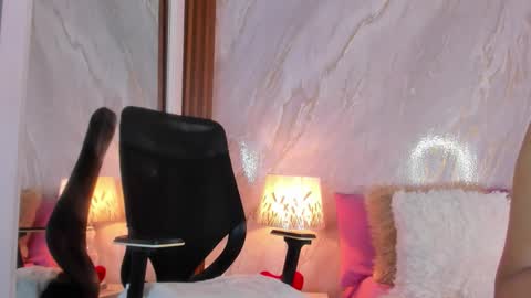 Helena Santos  online show from February 26, 2026, 11:42 am