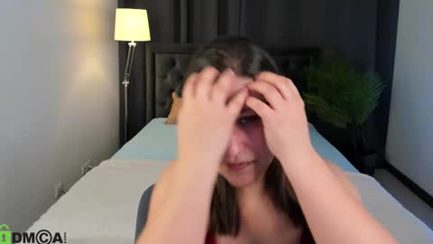 helenahoffmann online show from February 16, 2026, 4:19 am