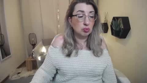 helenenigma online show from February 16, 2026, 7:21 pm