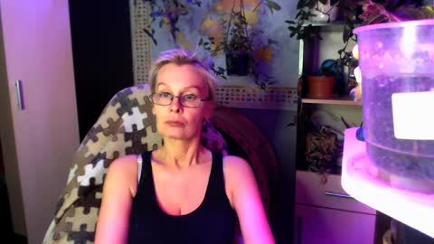 Helga online show from May 5, 2026, 9:56 pm