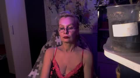 Helga online show from May 11, 2026, 11:02 pm