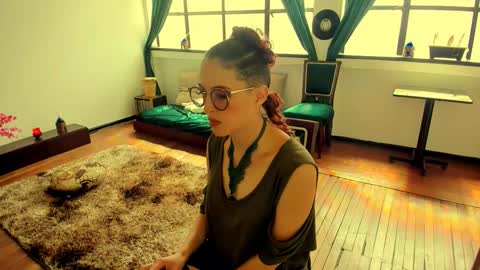 Heliconia online show from January 18, 2026, 5:39 pm