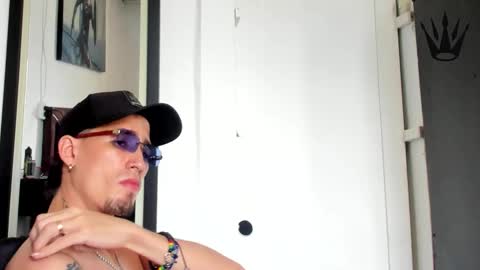 Snapshot of hell_boy66 chatting on October 28, 2025, 6:32 pm Eros online show from October 28, 2025, 6:32 pm