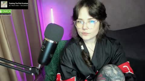 Red online show from October 14, 2025, 6:31 pm