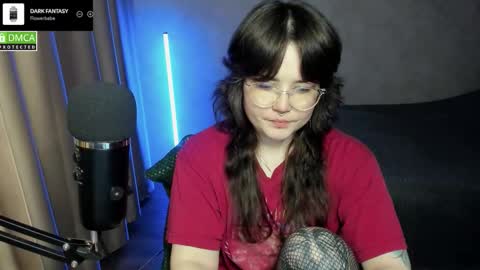 Red online show from October 20, 2025, 6:30 pm