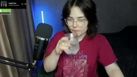 Red online show from January 15, 2026, 6:44 pm