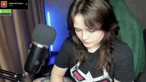 Red online show from June 2, 2026, 6:43 pm