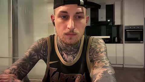 Snapshot of hellacozy chatting on February 20, 2026, 6:30 pm hellacozy online show from February 20, 2026, 6:30 pm