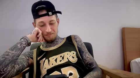 Snapshot of hellacozy chatting on March 26, 2026, 2:06 am hellacozy online show from March 26, 2026, 2:06 am