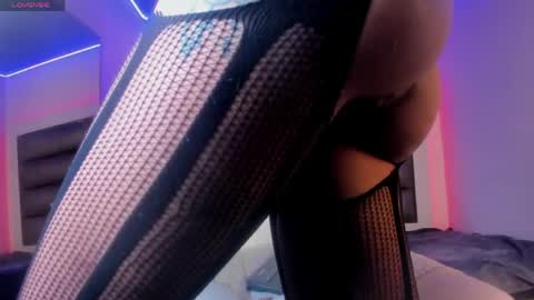 Snapshot of hellen__smith_ chatting on April 26, 2026, 1:47 am hellen__smith_ online show from April 26, 2026, 1:47 am