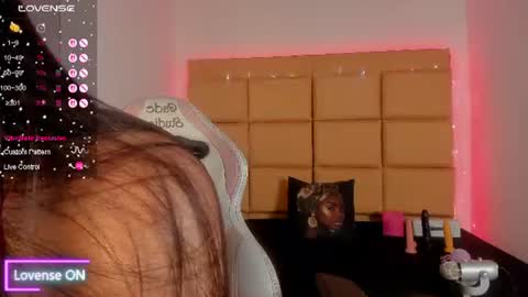 hellen__smith_ online show from June 29, 2026, 9:48 pm