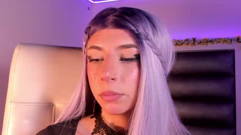 hellen__smith_ online show from July 1, 2026, 10:31 pm
