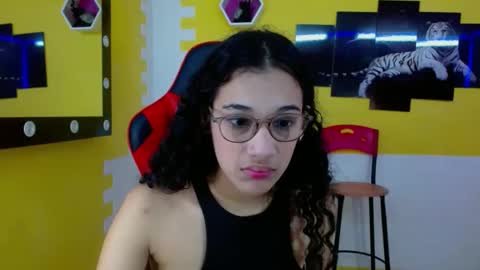 Snapshot of hellen_queensex chatting on February 18, 2025, 2:38 am hellen_queensex online show from February 18, 2025, 2:38 am