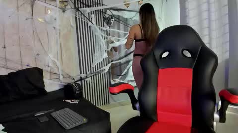 hellen_rice online show from October 19, 2025, 1:01 pm