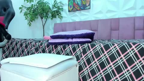 hellen     online show from February 27, 2025, 2:10 am