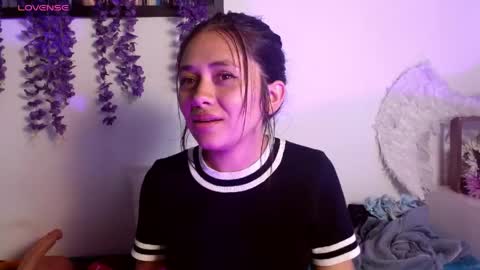 Hellen lopez online show from April 15, 2026, 8:53 pm