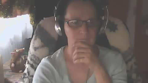 hellenmarie online show from December 27, 2024, 11:17 am