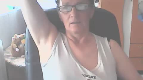 hellenmarie online show from September 11, 2025, 10:37 am