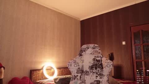 Snapshot of hello_lisha chatting on March 6, 2026, 8:33 am Alisia Monday to Friday from 10 am to 4 pm GMT 2 online show from March 6, 2026, 8:33 am