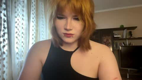 Snapshot of hellokinki chatting on June 17, 2026, 3:24 pm hellokinki online show from June 17, 2026, 3:24 pm