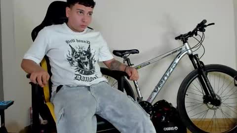 Snapshot of hellstar_team chatting on October 19, 2025, 8:15 am Star and Andy online show from October 19, 2025, 8:15 am