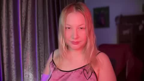 Snapshot of hellyriddle chatting on April 3, 2026, 8:01 am DeleteyourSadness online show from April 3, 2026, 8:01 am