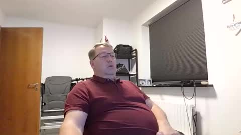 henrikrp1971 online show from October 25, 2025, 3:29 pm