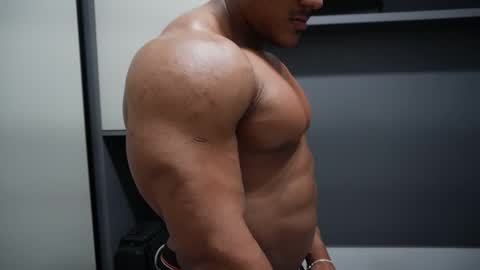 Henri online show from December 2, 2025, 12:05 am