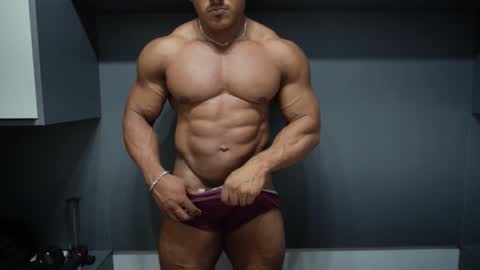Snapshot of henrimusclee chatting on February 14, 2026, 10:06 pm Henri online show from February 14, 2026, 10:06 pm