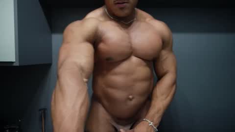 Snapshot of henrimusclee chatting on February 24, 2026, 11:03 pm Henri online show from February 24, 2026, 11:03 pm