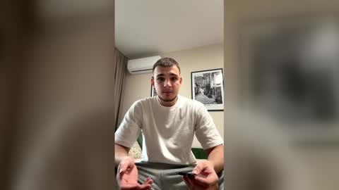 henry_bronson online show from April 22, 2026, 11:56 am