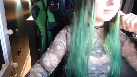 Hentaishiing online show from November 11, 2025, 10:43 pm