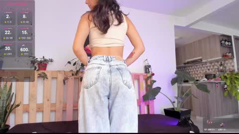 Hello I am Valentina independent Colombian model I love sensuality and pleasure welcome online show from December 23, 2024, 5:43 pm