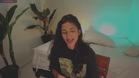 Hello I am Valentina independent Colombian model I love sensuality and pleasure welcome online show from November 25, 2025, 12:21 am