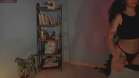 Hello I am Valentina independent Colombian model I love sensuality and pleasure welcome online show from April 20, 2026, 11:46 am